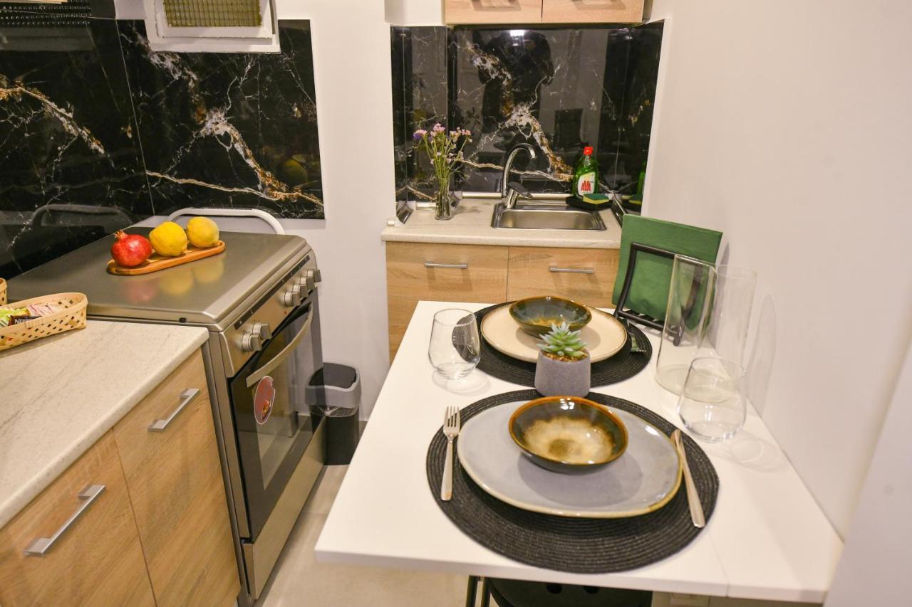 Modern, Comfortable Apartment, In The Heart Of The City_2 라리사 외부 사진